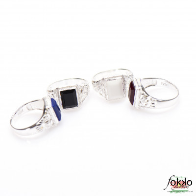 Surinaamse ringen | Surinaamse ring met steen | Surinaamse vierkante ring