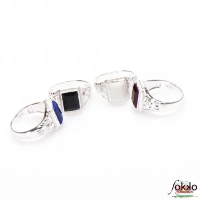 Zilveren Surinaamse ring blauwe steen