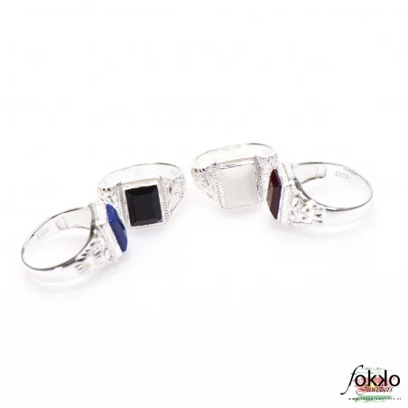 Zilveren Surinaamse ring blauwe steen