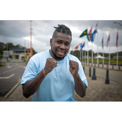 Surinaamse ring rode steen. Surinaamse sieraden. Surinaamse ring.